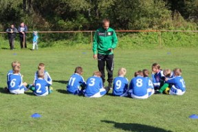 爱游戏app-欧洲杯冠军悬念：战术配合与个人能力巅峰对决，欧洲杯冠军大热门