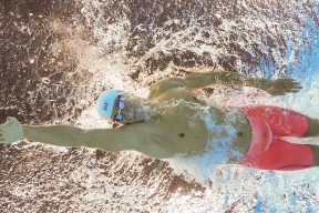 爱游戏平台-女子国家队开展力量训练专项课提升对抗能力，女子力量训练计划